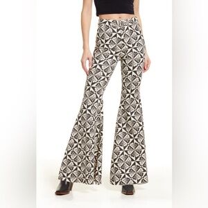 NWOT Free People Just Float On Printed Flare Jeans Stretch Black Ivory Print 27